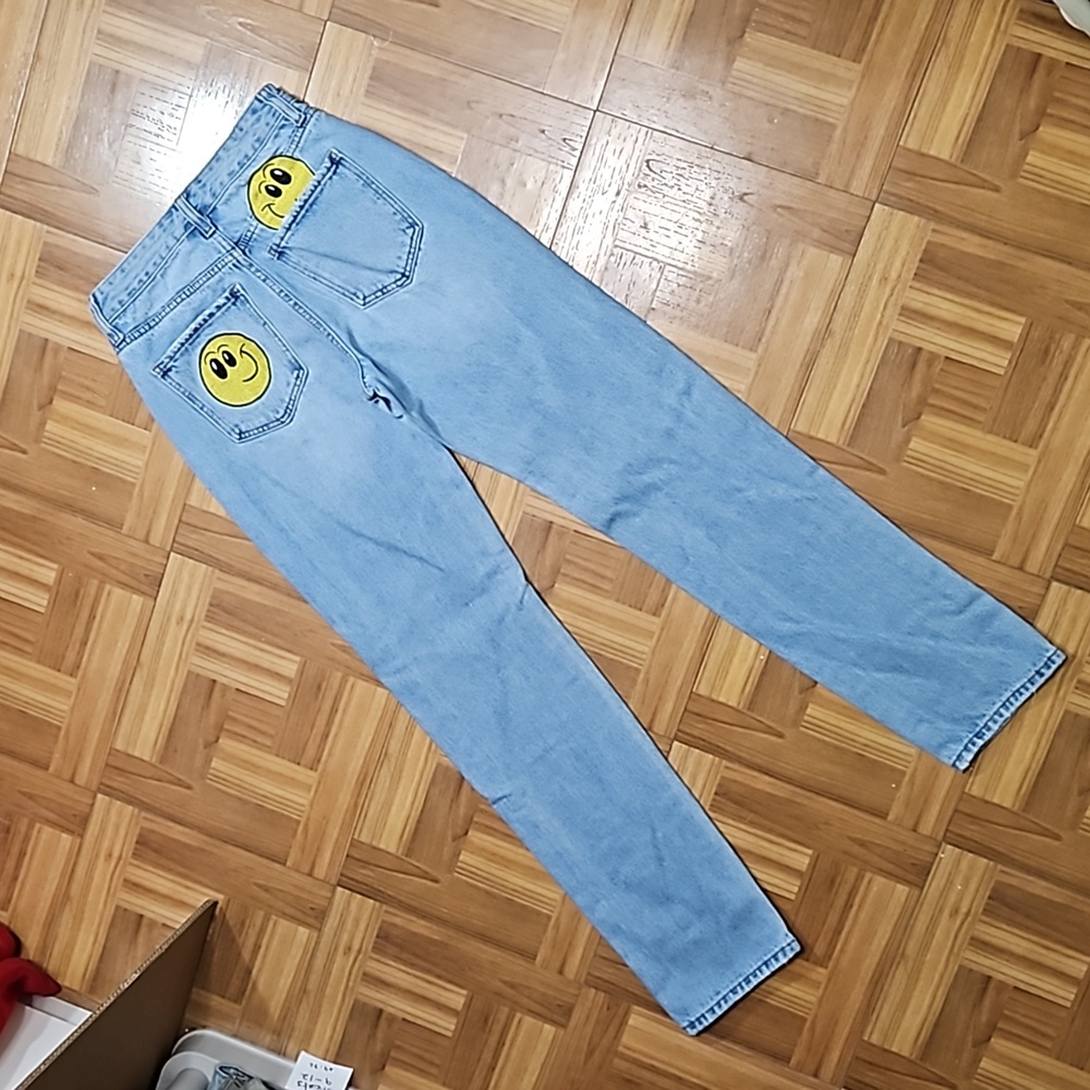 FASHION NOVA smiley jeans - Picture 2 of 12